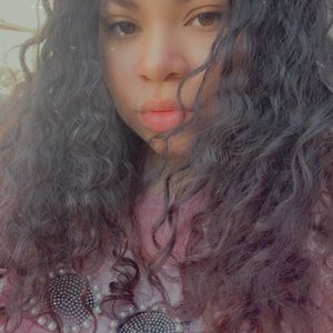 Meet your Posher, Perla